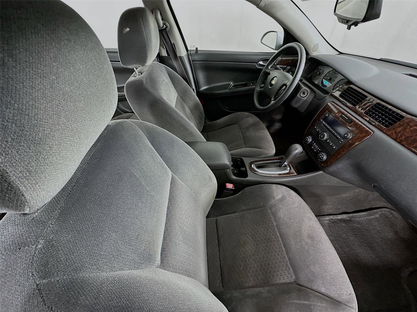 Used 2015 Chevrolet Impala LT image 24