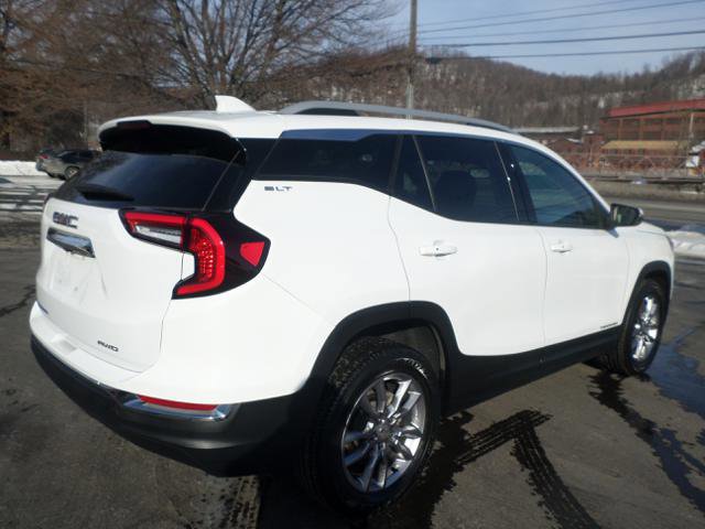 Used 2022 GMC Terrain SLT w/ Infotainment Package II image 6