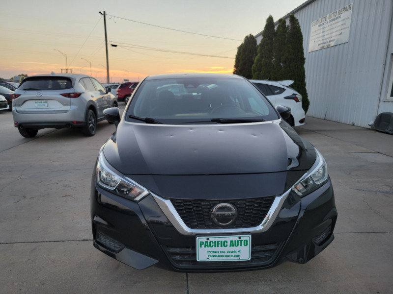 Used 2021 Nissan Versa SV FWD image 2