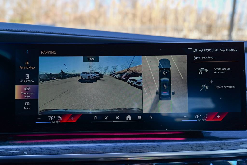 Used 2023 BMW 740i w/ Parking Assistance Package image 63