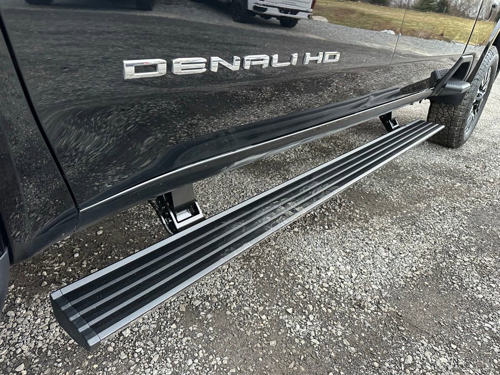 Used 2025 GMC Sierra 3500 Denali Ultimate image 13