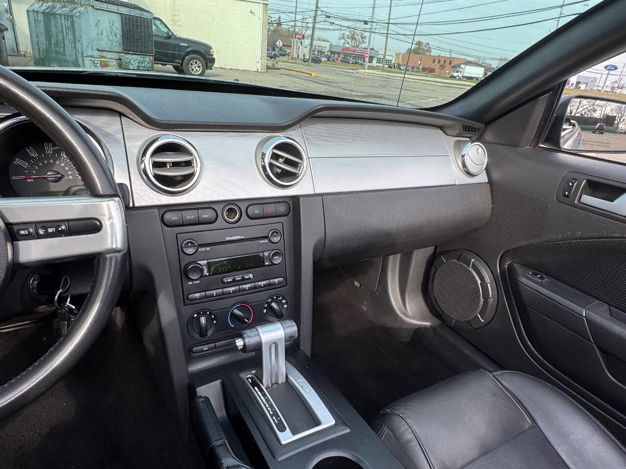 Used 2005 Ford Mustang Convertible image 25