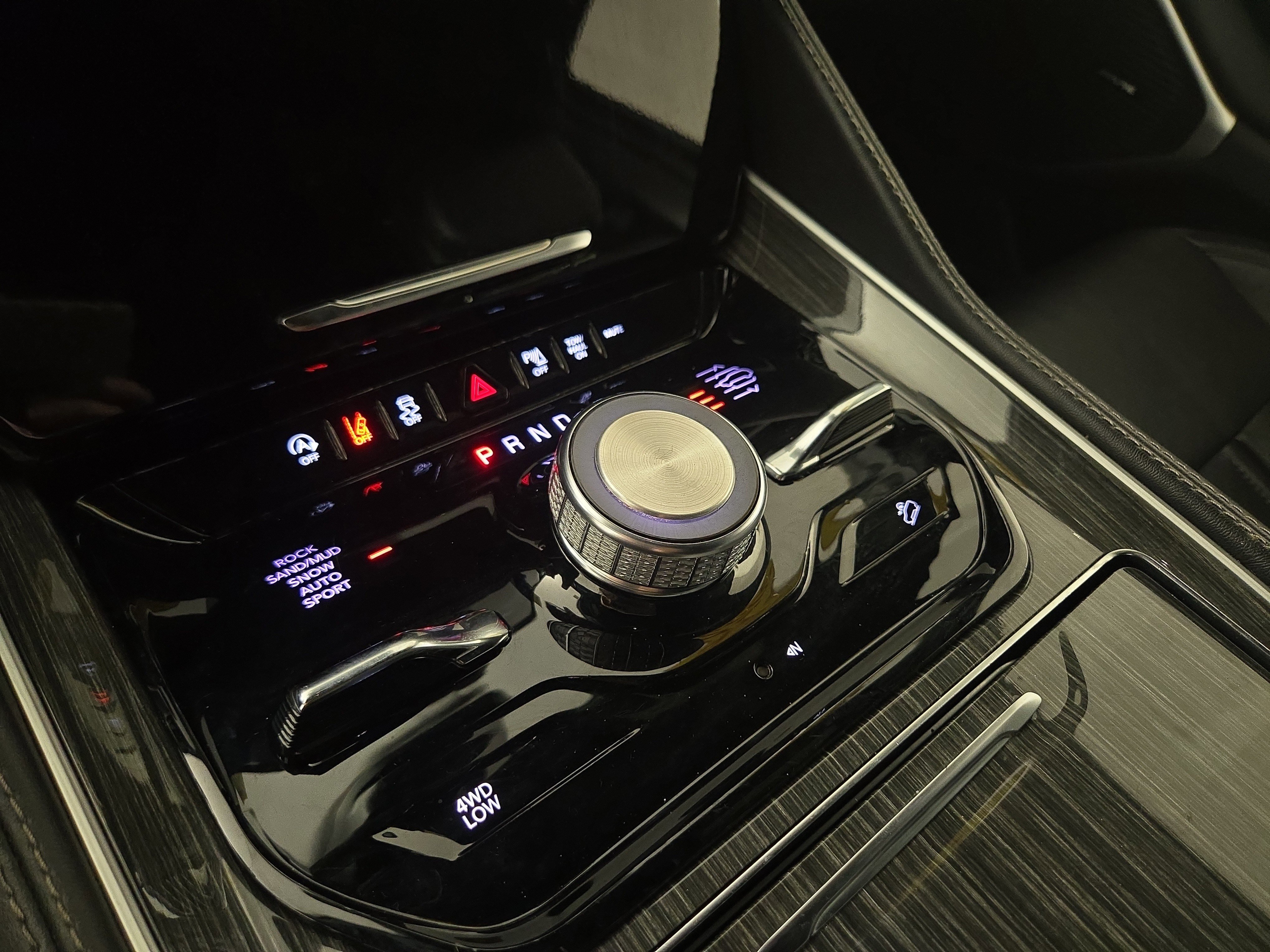 Certified 2022 Jeep Wagoneer Series III image 25