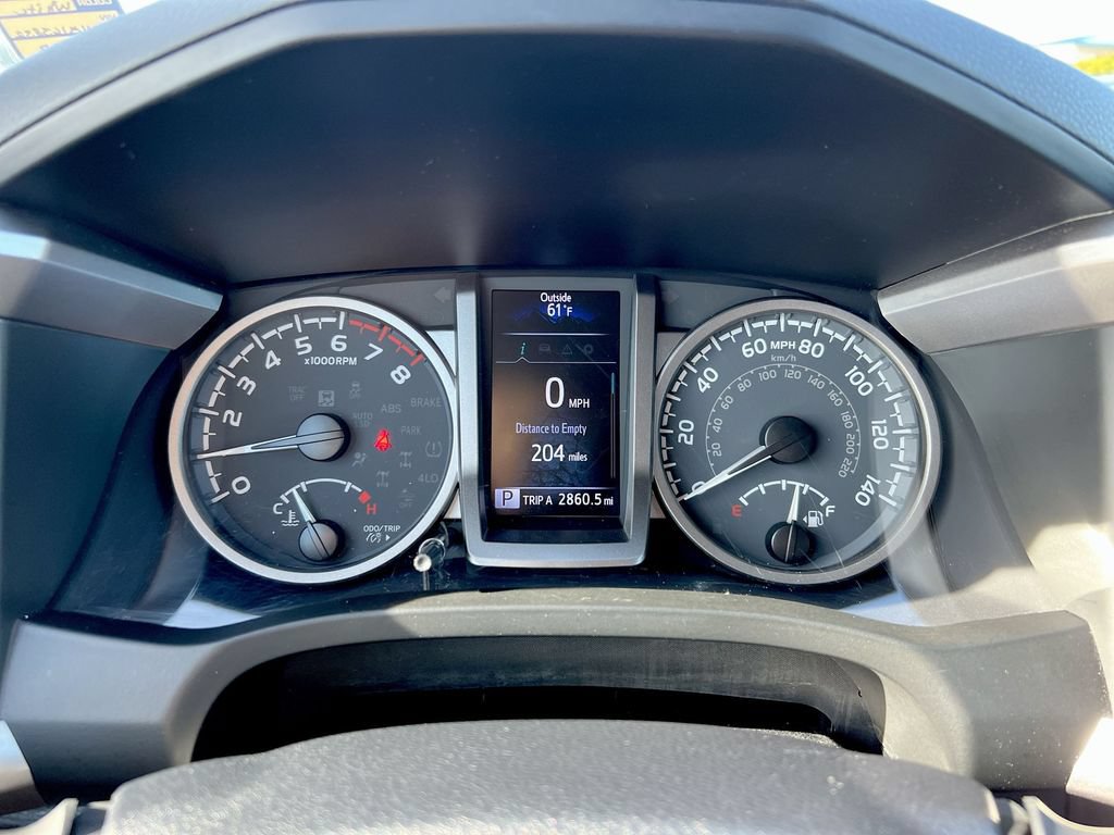 Used 2022 Toyota Tacoma SR5 RWD image 11