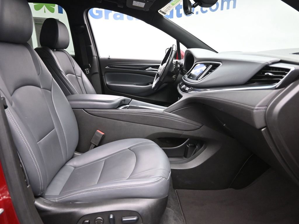 Used 2024 Buick Enclave Premium image 7