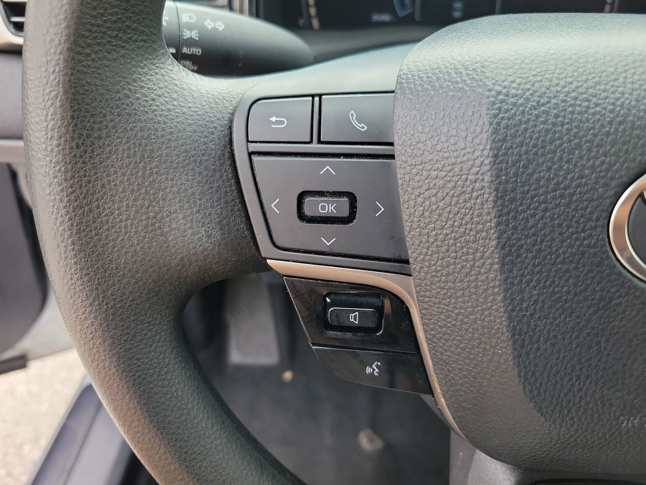 Used 2025 Toyota Camry LE image 19