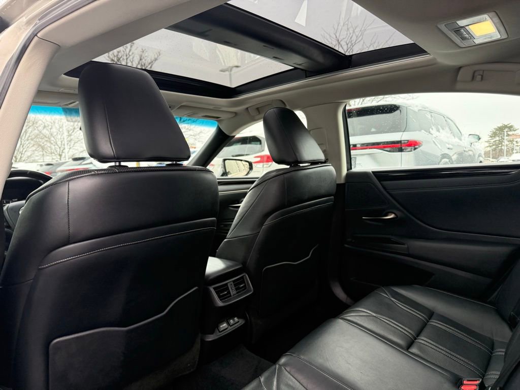 Used 2019 Lexus ES 350 Luxury w/ Accessory Package image 15