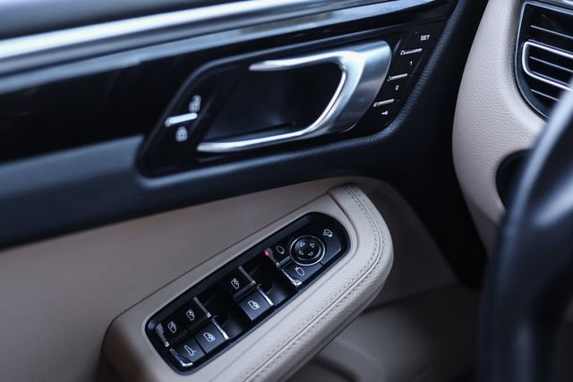 Used 2022 Porsche Macan AWD/4WD image 51