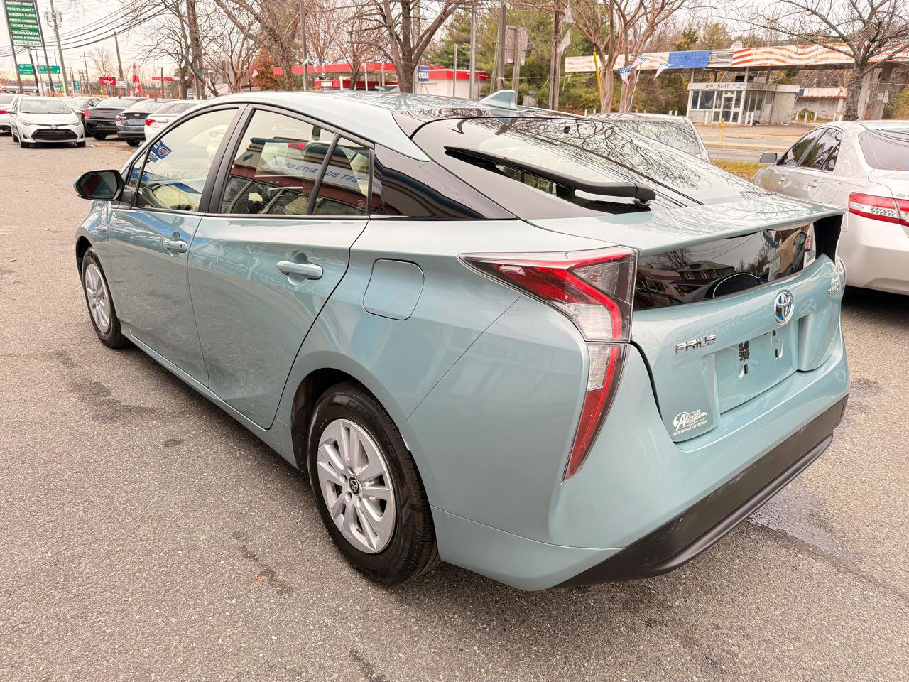 Used 2016 Toyota Prius Two FWD image 9