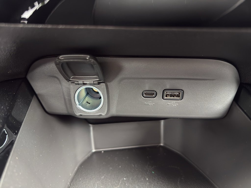 Used 2025 Chevrolet Trax LT w/ Driver Confidence Package FWD image 32