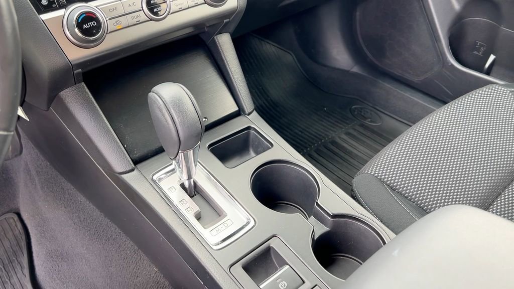 Used 2017 Subaru Outback 2.5i Premium image 30