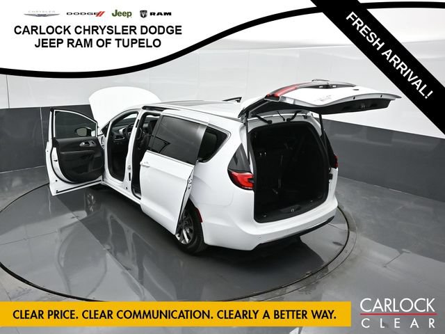 Used 2026 Chrysler Pacifica Limited FWD image 74