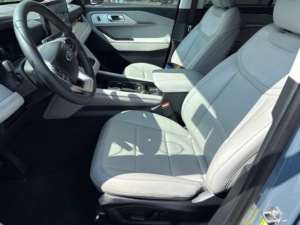Used 2026 Ford Explorer Active w/ Active Comfort Package RWD image 15