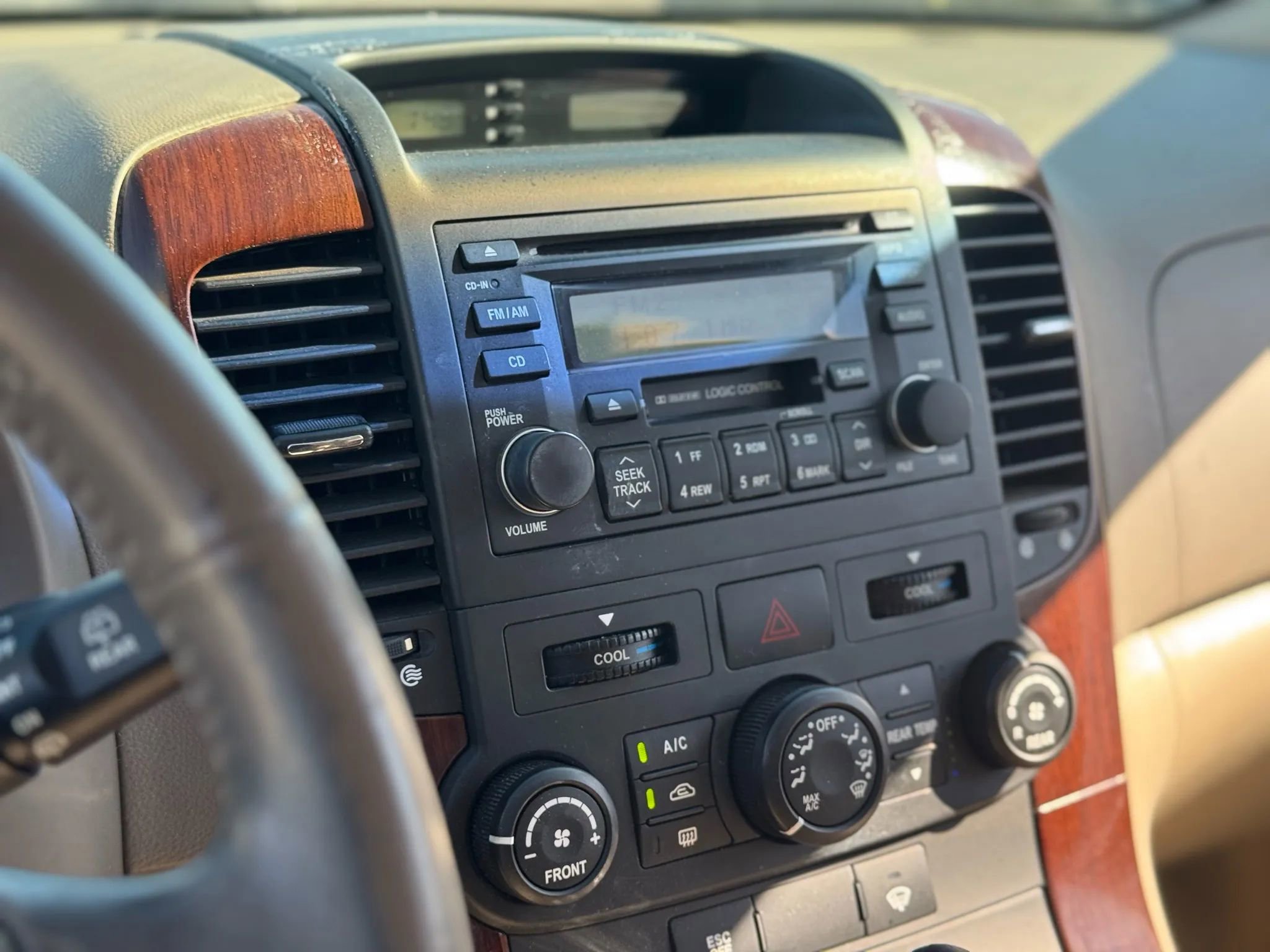 Used 2007 Kia Sedona EX image 25