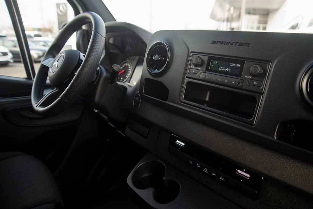 Used 2025 Mercedes-Benz Sprinter 2500 image 30