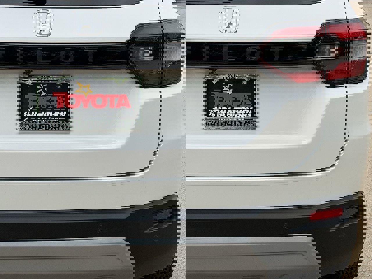 Used 2025 Honda Pilot EX-L image 6