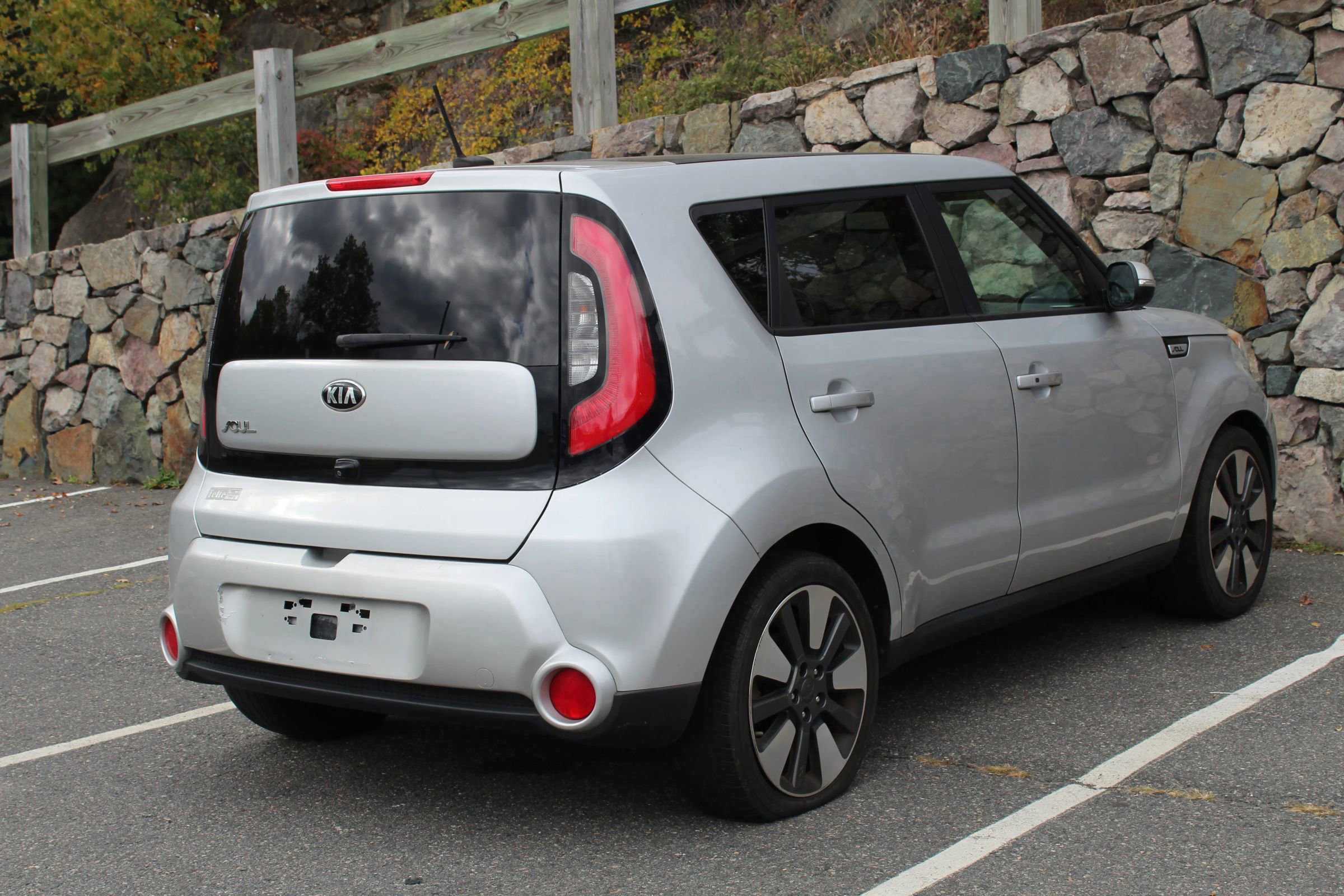 Used 2015 Kia Soul ! w/ Sun & Sound Package image 9