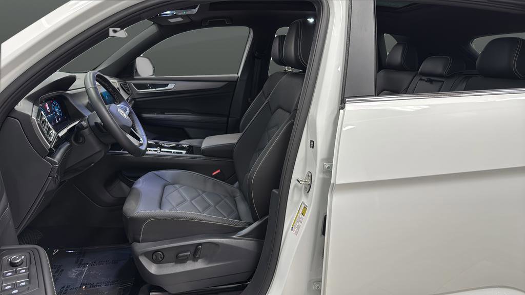 Used 2024 Volkswagen Atlas Cross Sport SE w/ Panoramic Sunroof Package AWD/4WD image 9