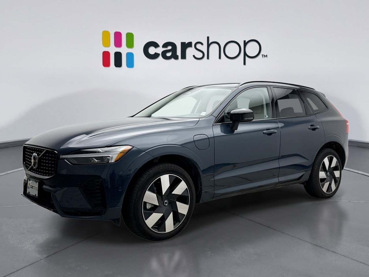 Used 2025 Volvo XC60 T8 Plus w/ Climate Package image 1