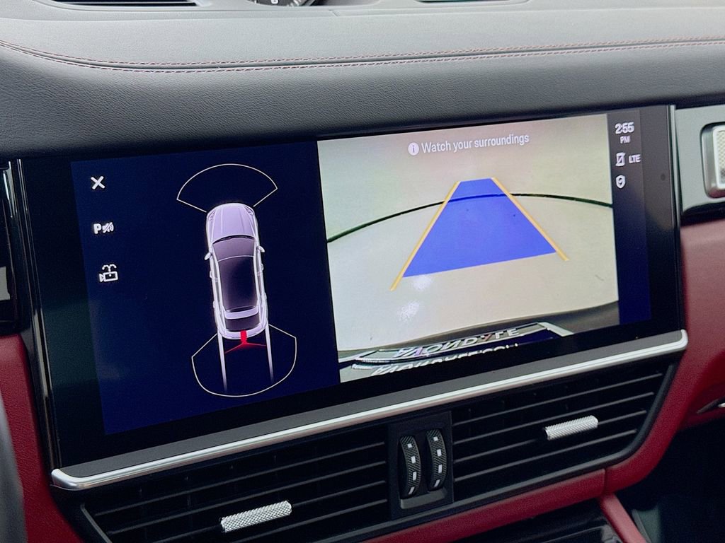 Certified 2023 Porsche Cayenne Platinum Edition w/ Premium Package Plus (PIA) image 20