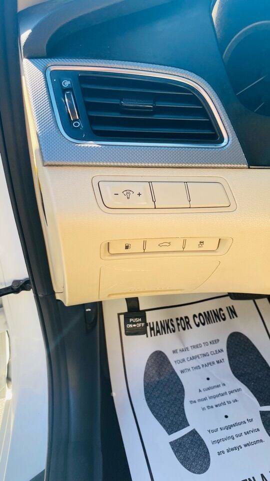 Used 2015 Hyundai Sonata SE image 20