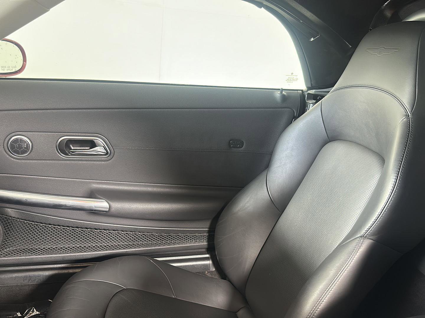 Used 2005 Chrysler Crossfire Limited RWD image 13