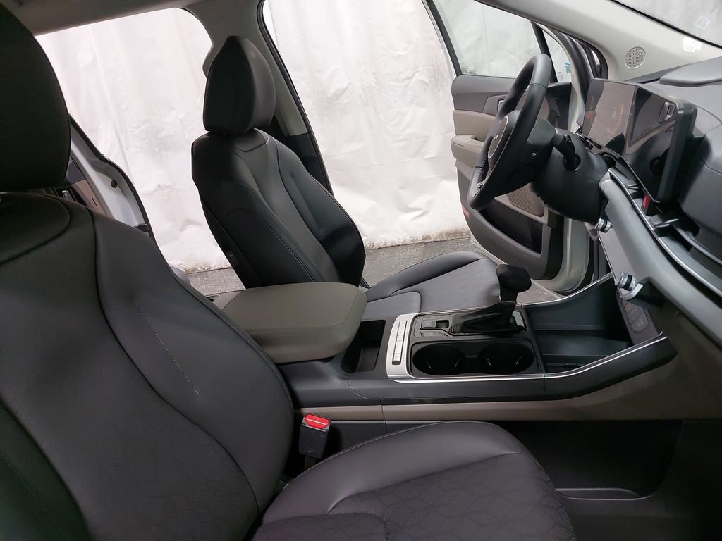 New 2026 Kia Carnival EX FWD image 10