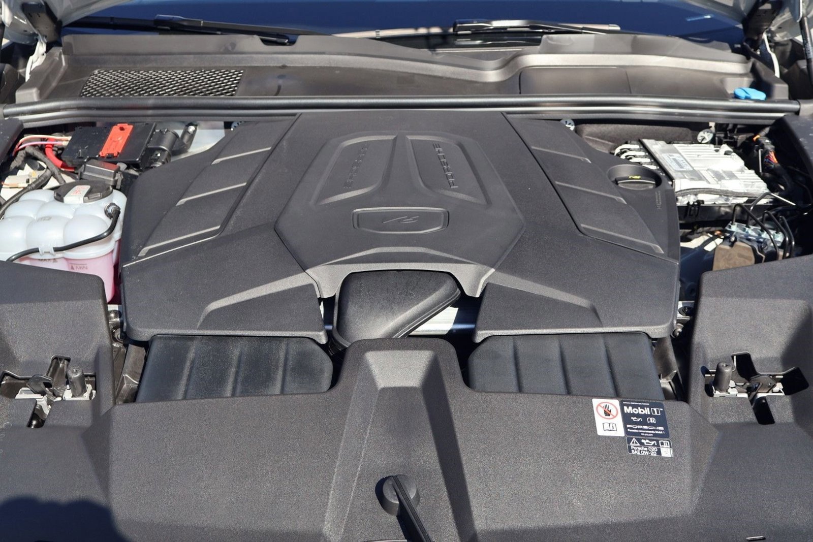 New 2026 Porsche Cayenne Coupe image 26