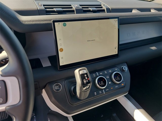 Used 2025 Land Rover Defender 110 S image 30