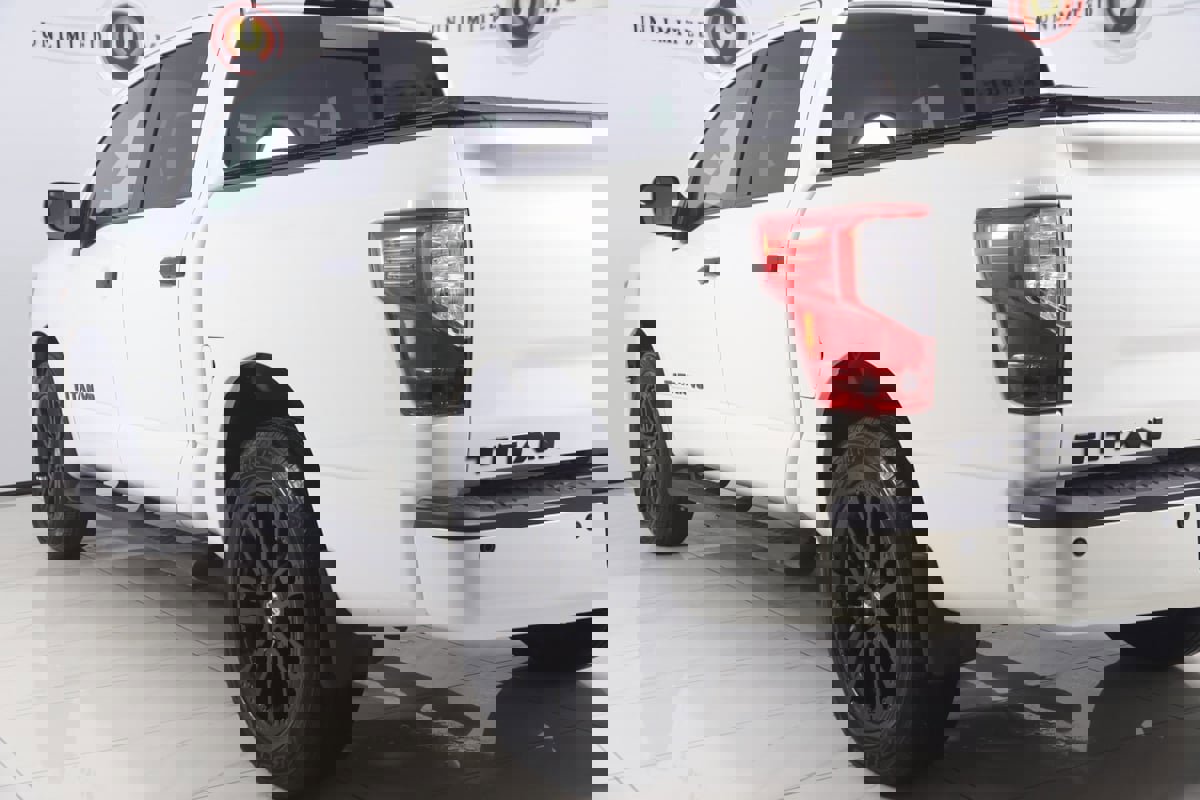 Used 2019 Nissan Titan SV w/ SV Convenience Package image 22