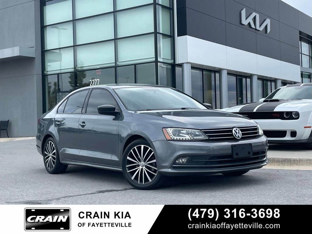 Used 2015 Volkswagen Jetta Sport FWD image 1