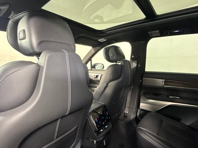 New 2027 Cadillac Vistiq Sport AWD/4WD image 30