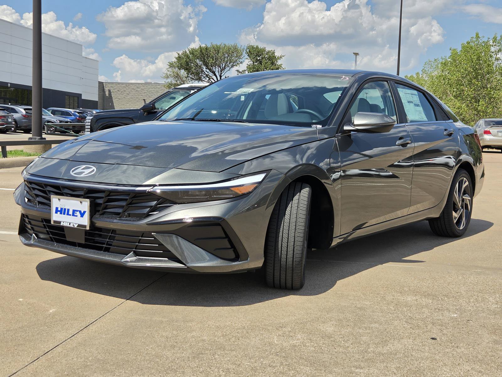New 2026 Hyundai Elantra Limited FWD image 2