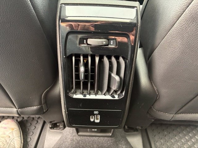 Used 2025 Jeep Compass Latitude w/ Sun & Sound Group AWD/4WD image 18