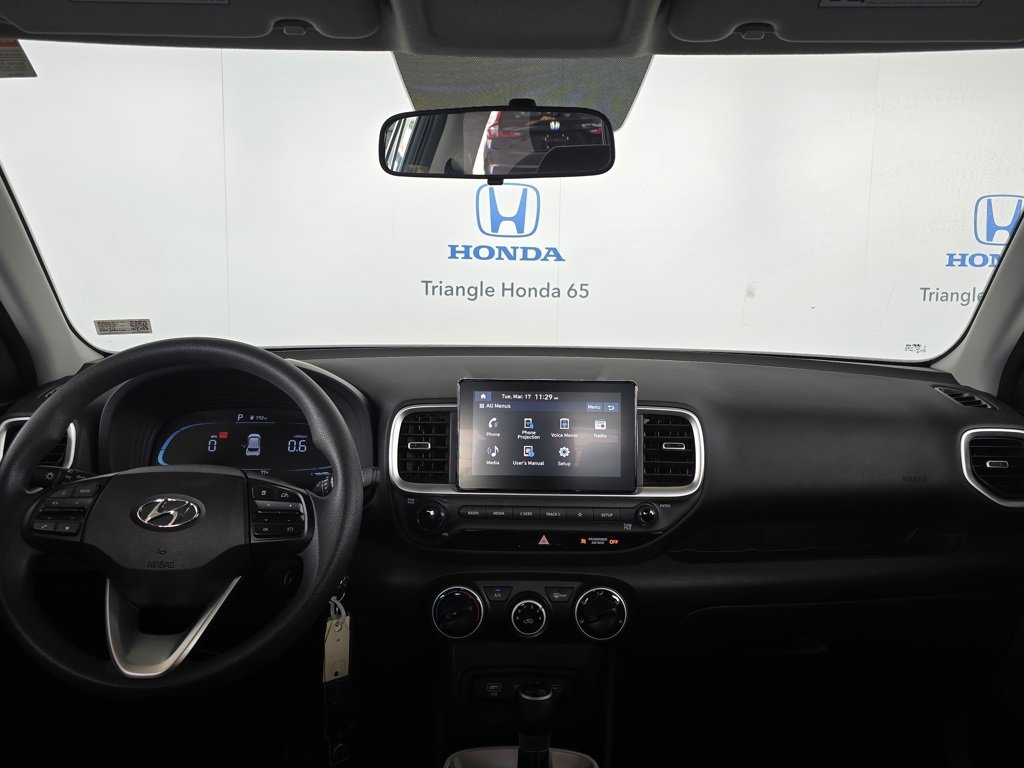 Used 2024 Hyundai Venue SE image 6