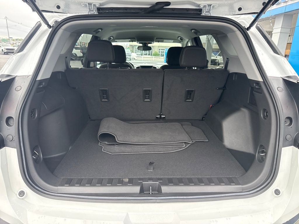 Used 2023 GMC Terrain SLE image 26