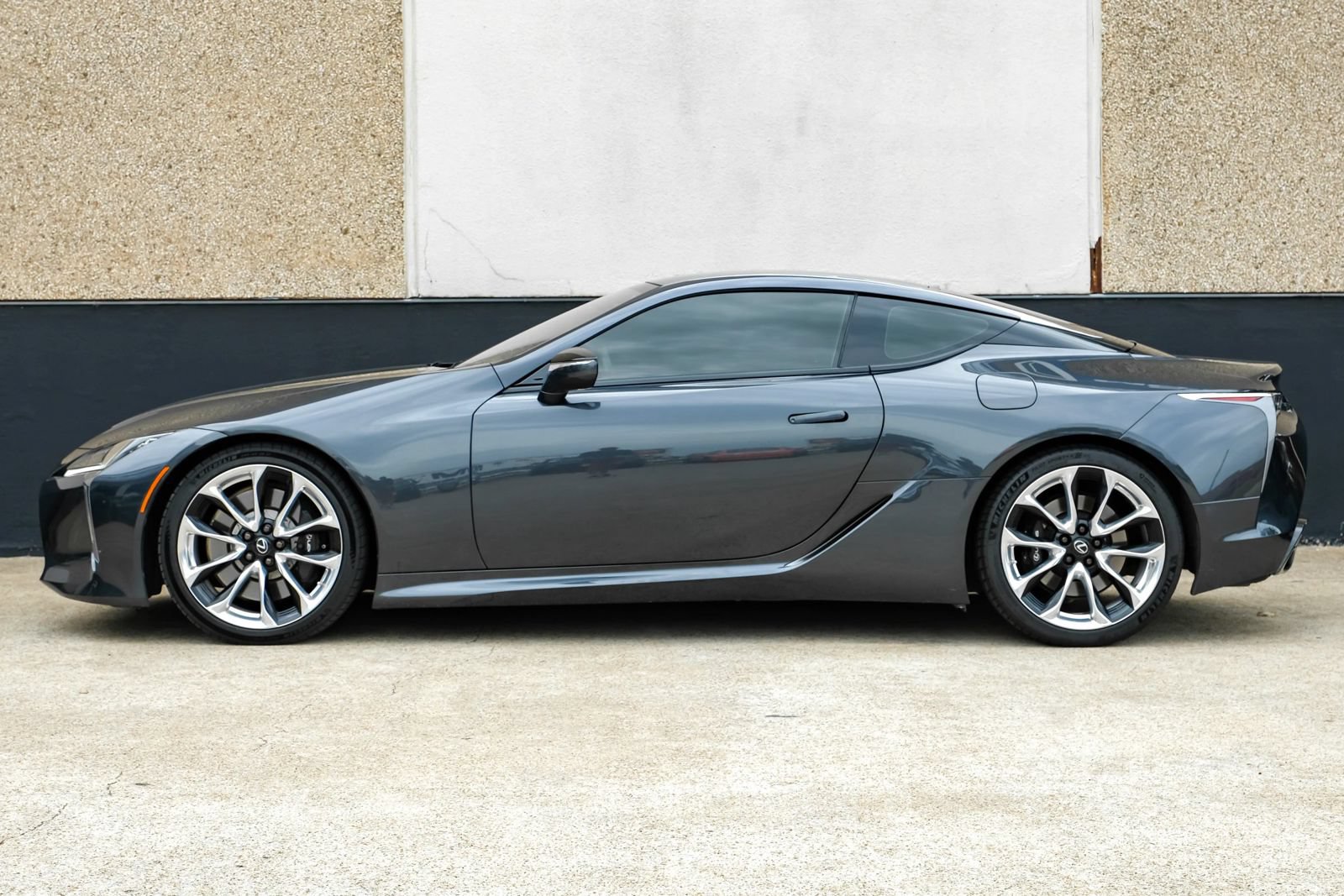 Used 2018 Lexus LC 500 Coupe w/ Sport Package RWD image 11