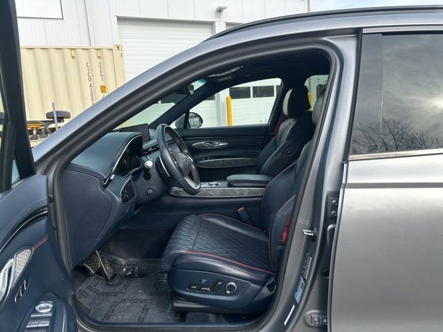 Used 2023 Genesis GV70 3.5T Sport w/ Sport Advanced Package AWD/4WD image 21