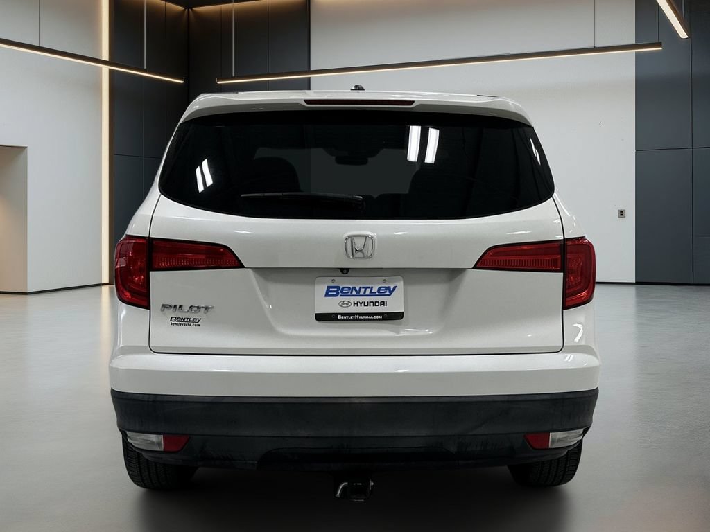 Used 2018 Honda Pilot EX image 5