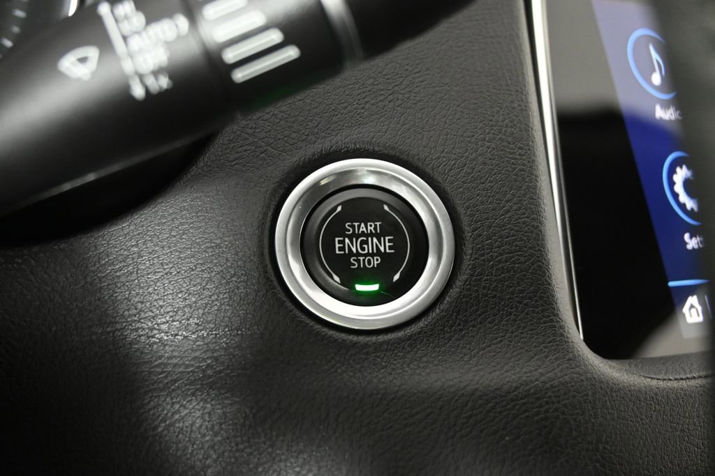 Used 2019 Cadillac XT4 Sport w/ Driver Awareness Package AWD/4WD image 32