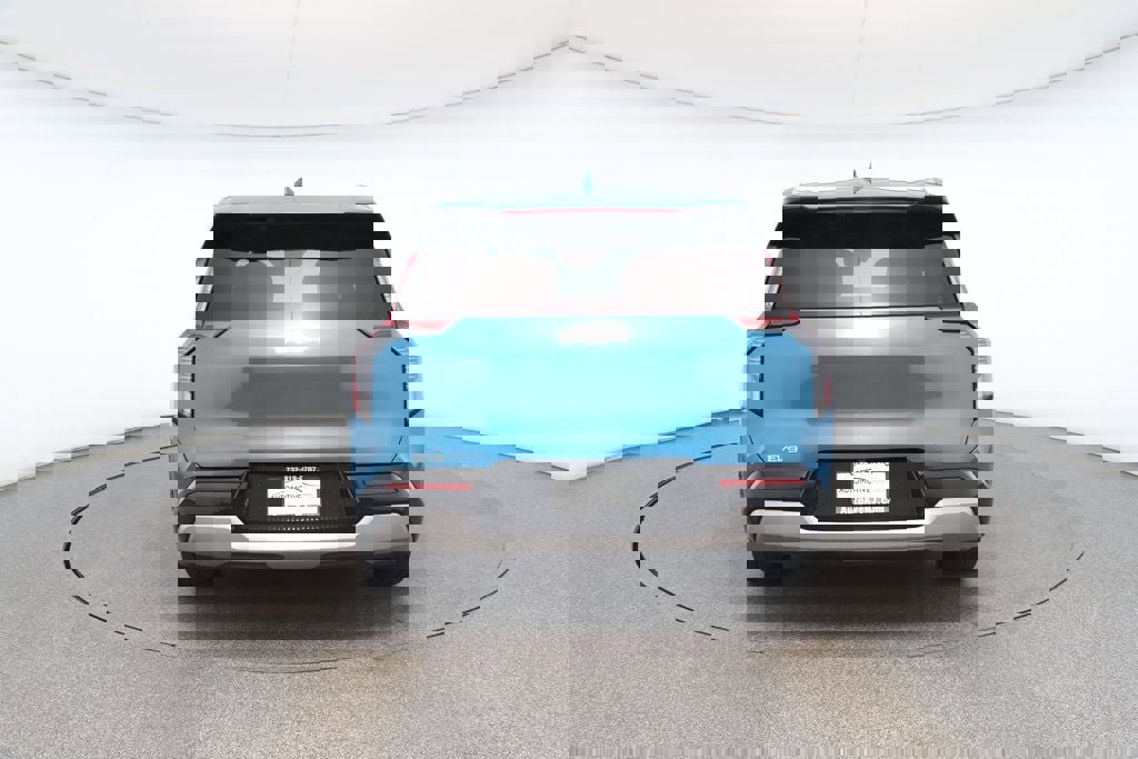Used 2024 Kia EV9 Land image 4