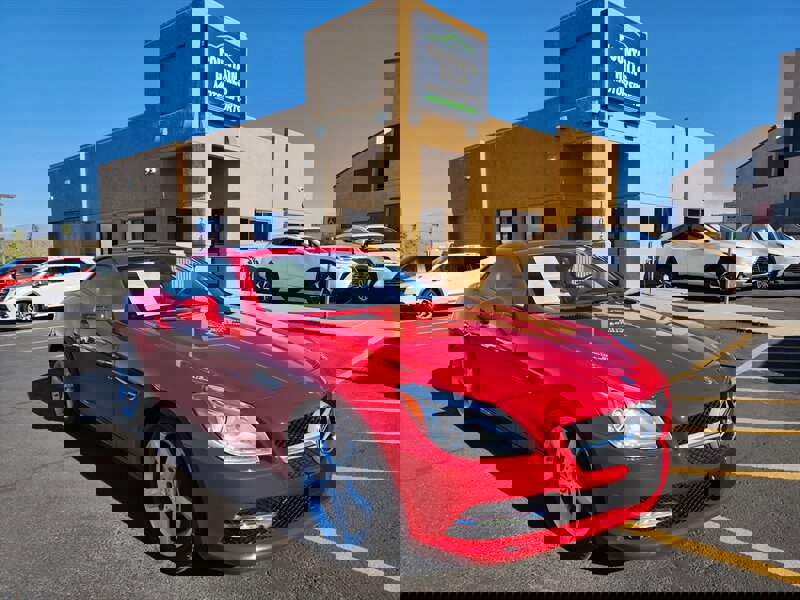 Used 2015 Mercedes-Benz SLK 250 w/ Premium Package image 2