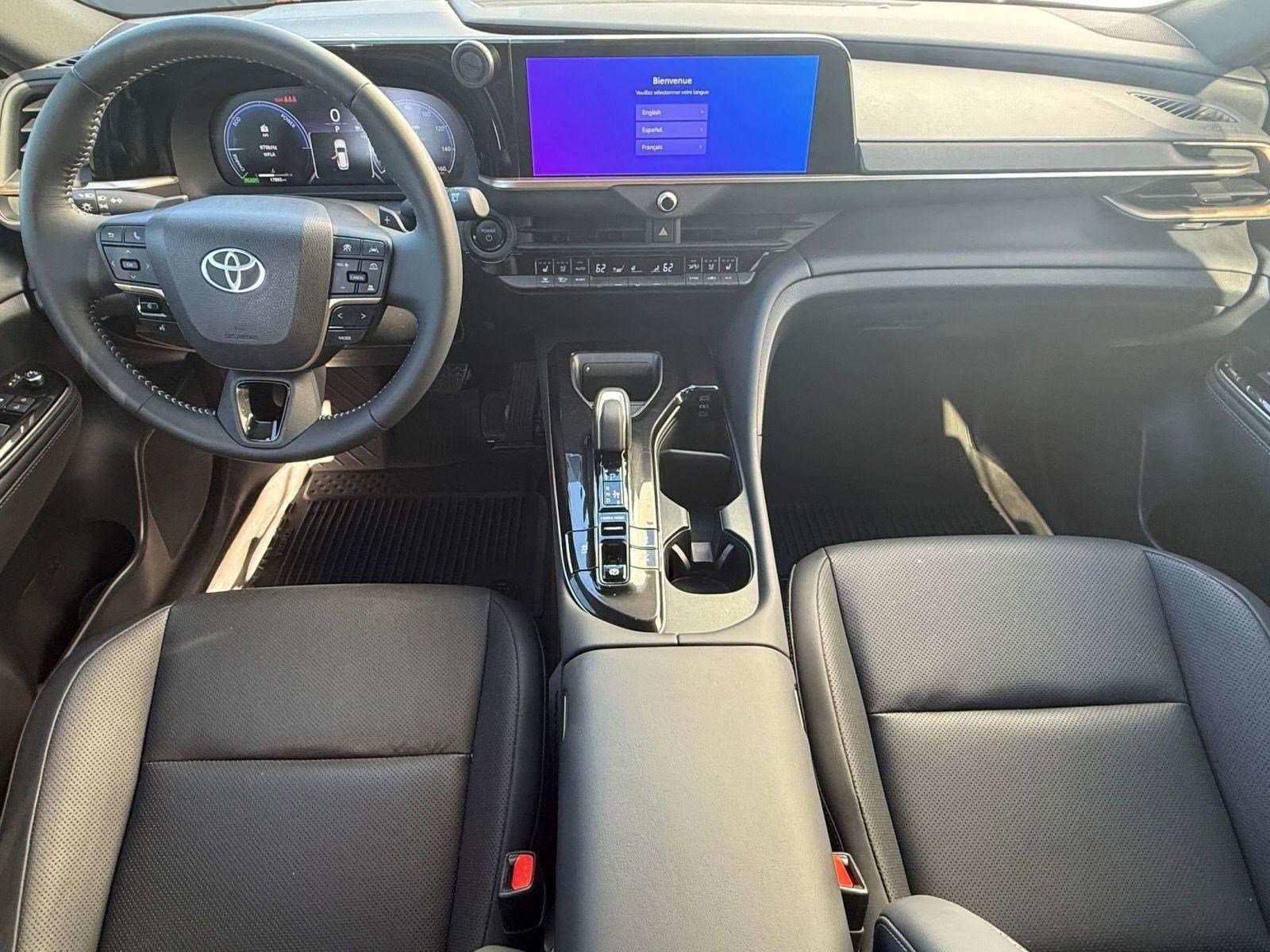 Used 2025 Toyota Crown Signia image 15