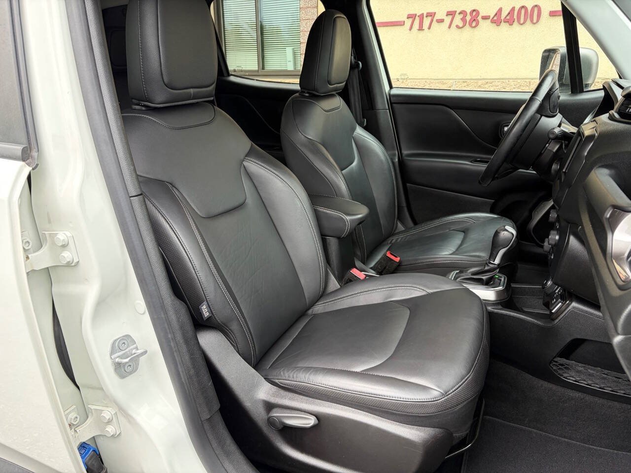 Used 2019 Jeep Renegade Limited AWD/4WD image 10