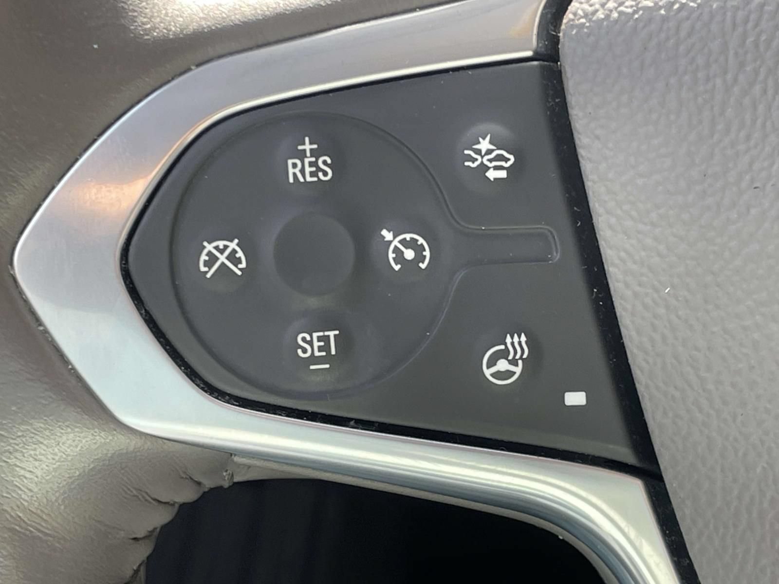 Used 2021 Chevrolet Traverse Premier AWD/4WD image 26