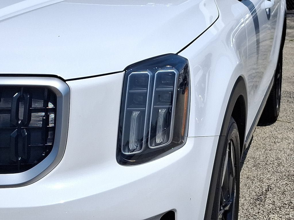 Used 2024 Kia Telluride EX FWD image 11