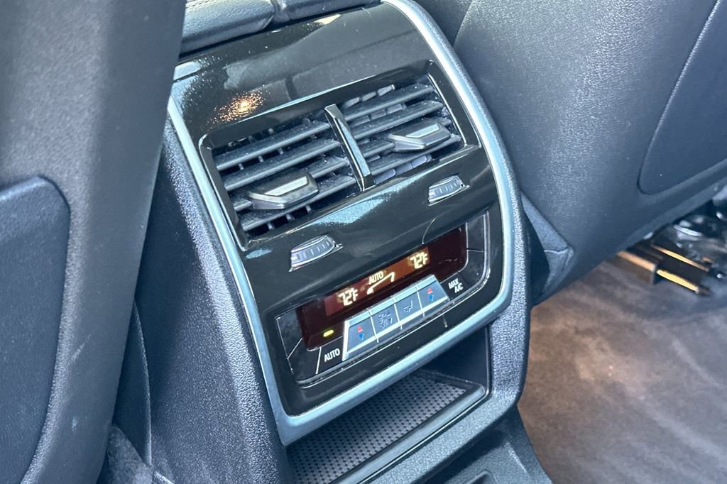 Used 2022 BMW X7 xDrive40i w/ M Sport Package image 13