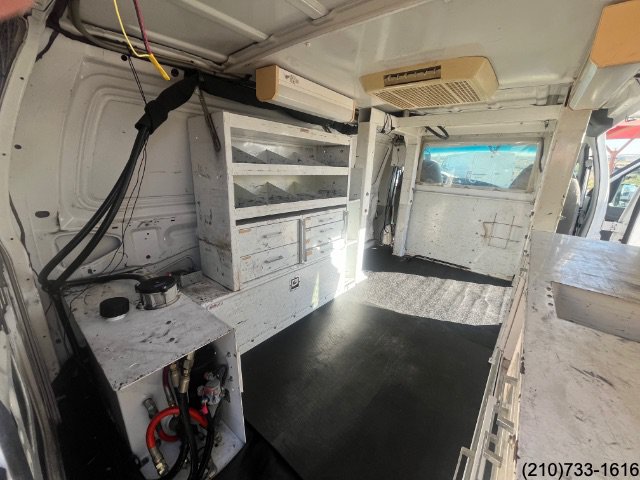 Used 2006 Ford E-350 and Econoline 350 Super Duty RWD image 28