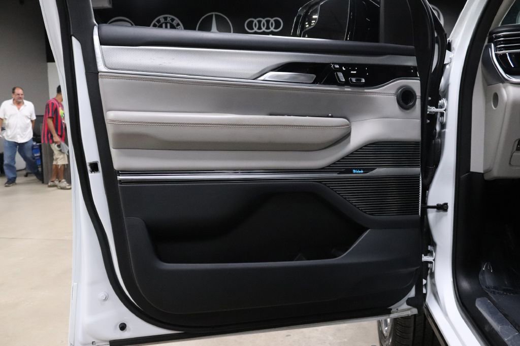 Used 2023 Jeep Grand Wagoneer Series II w/ Premium Group II image 9