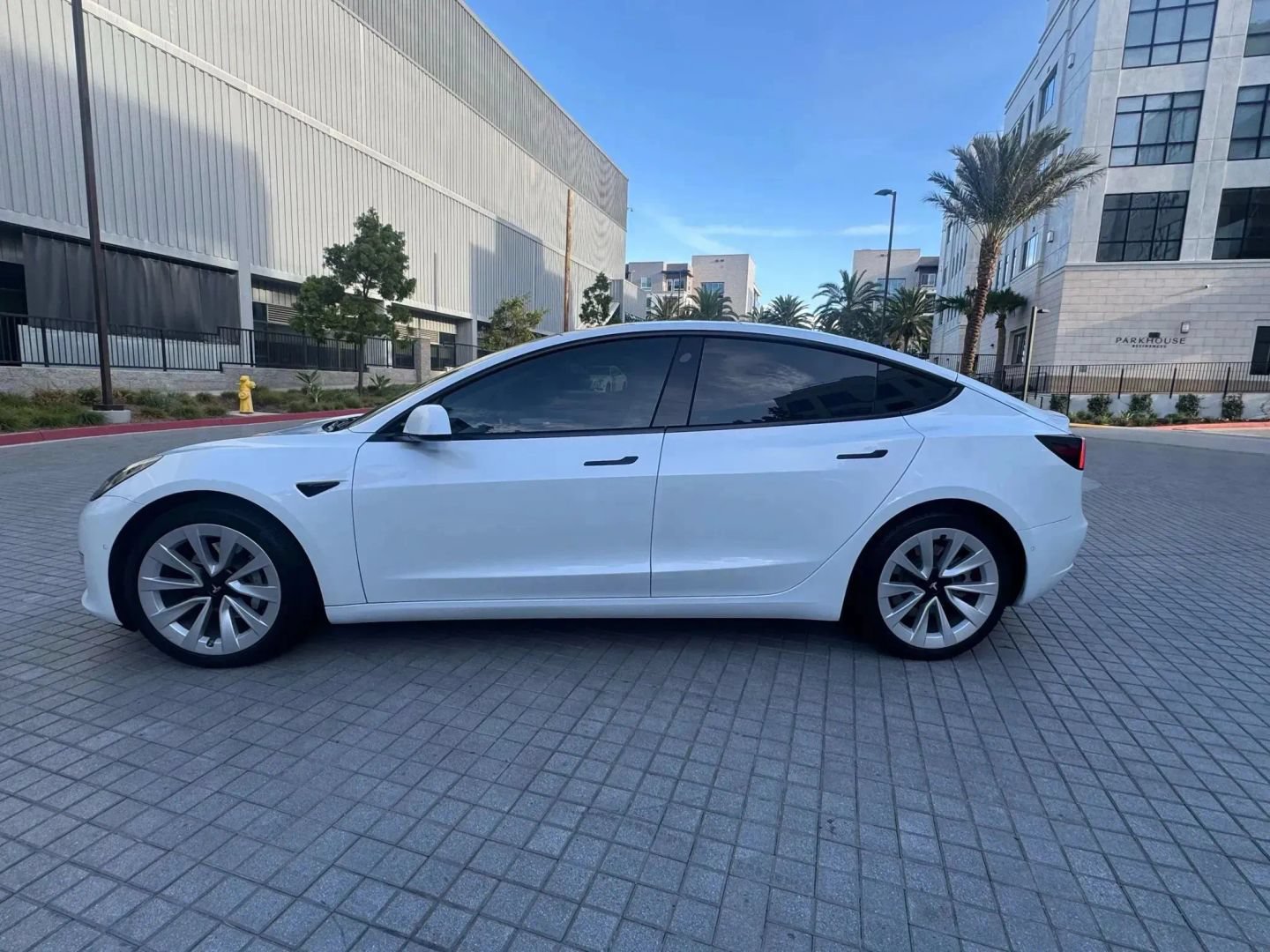 Used 2021 Tesla Model 3 Standard Range Plus RWD image 5